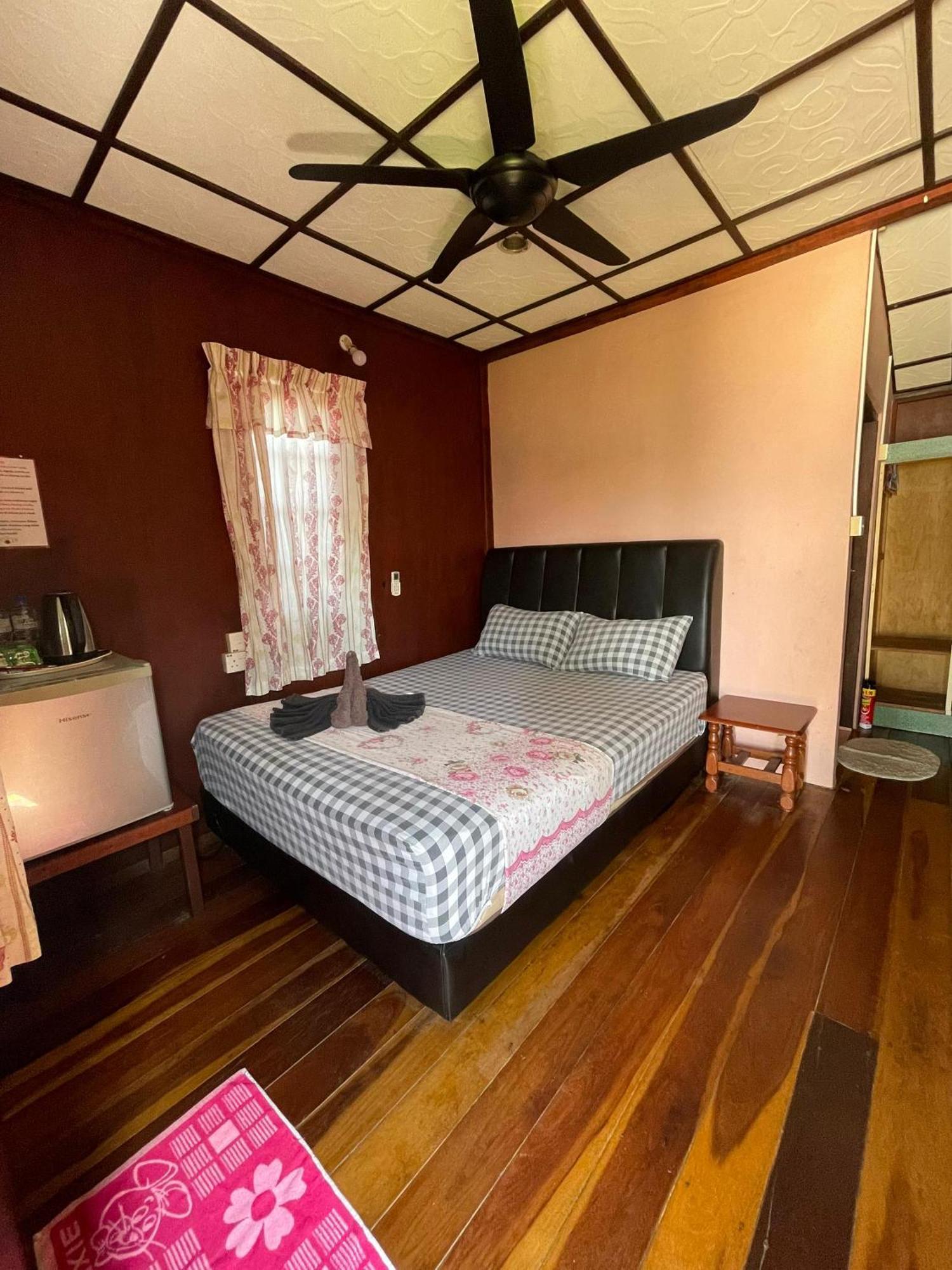 Hotel Bushman Tioman Kampong Juara Exterior foto