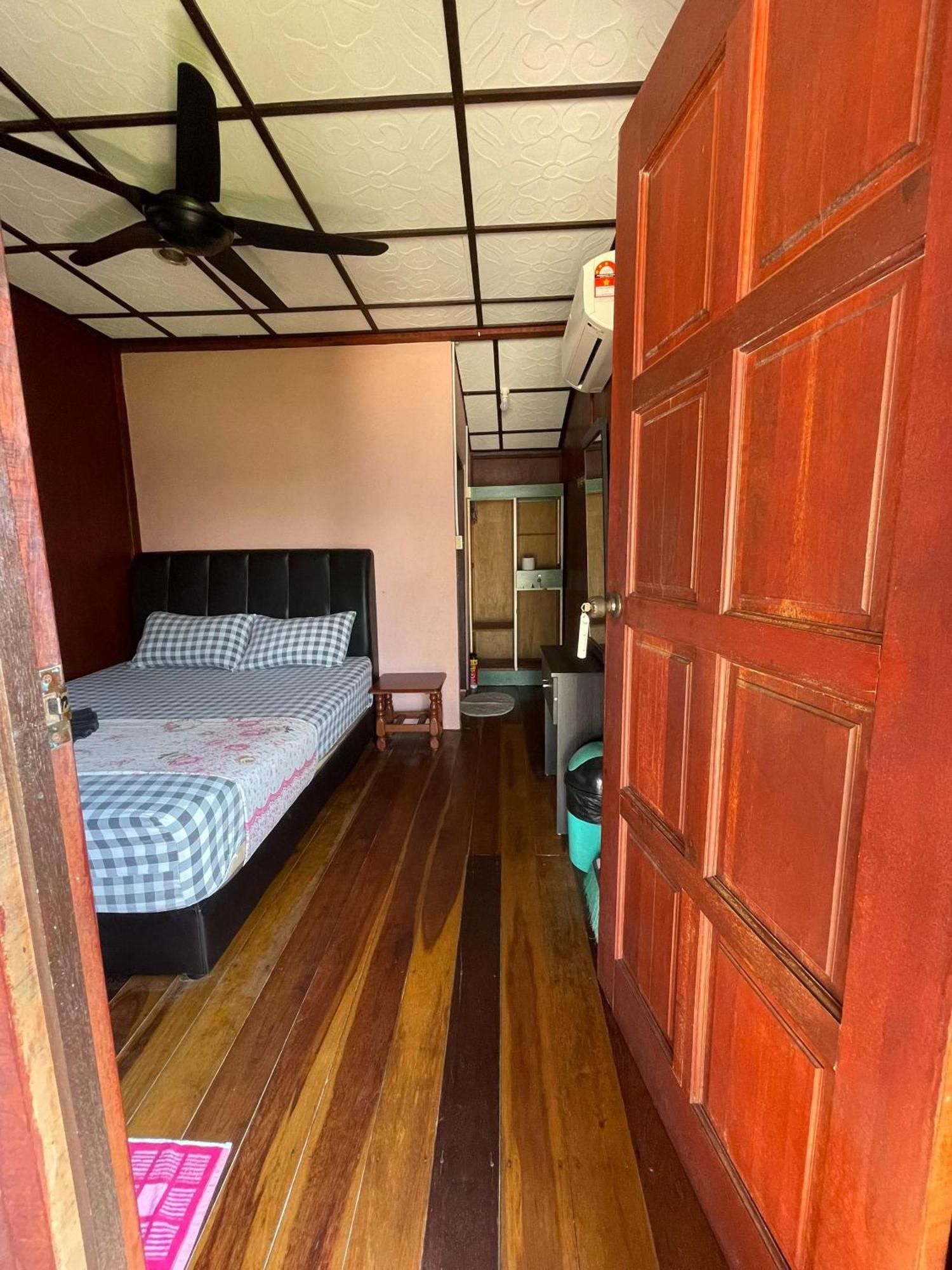 Hotel Bushman Tioman Kampong Juara Exterior foto